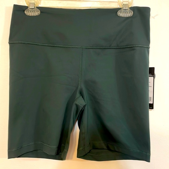 Nwt Yogalicious Lux Yoga Shorts In 